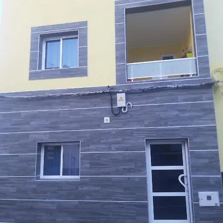 Lobos Apartament *